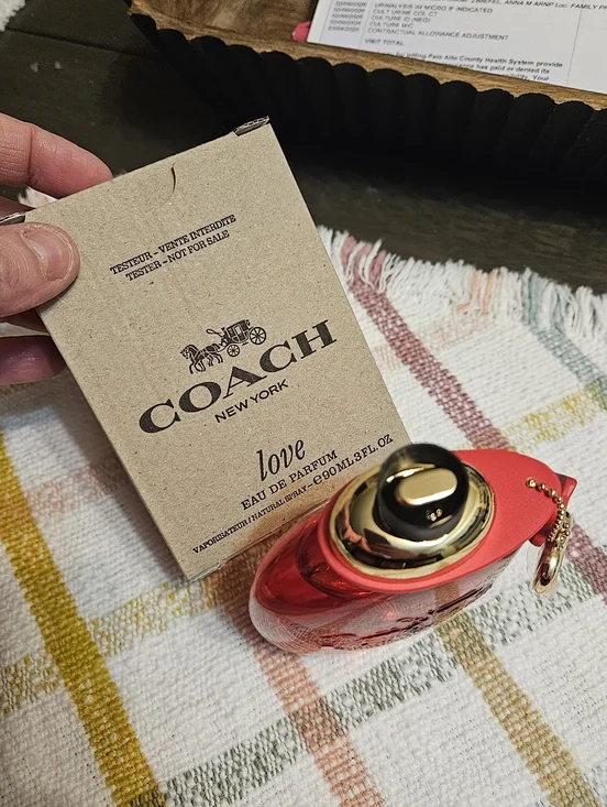 Perfume - Picture 2 of 4